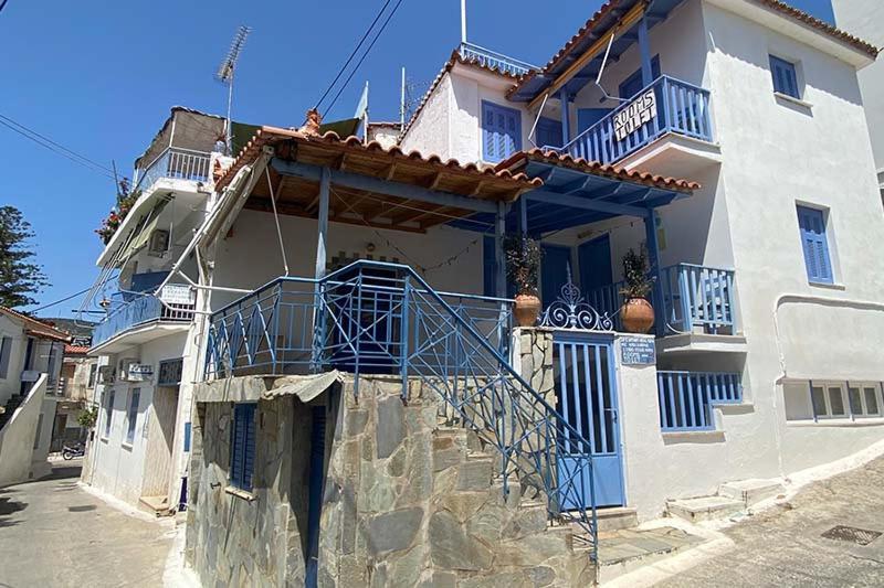 Nikos Rooms And Studios Poros Town Exteriör bild